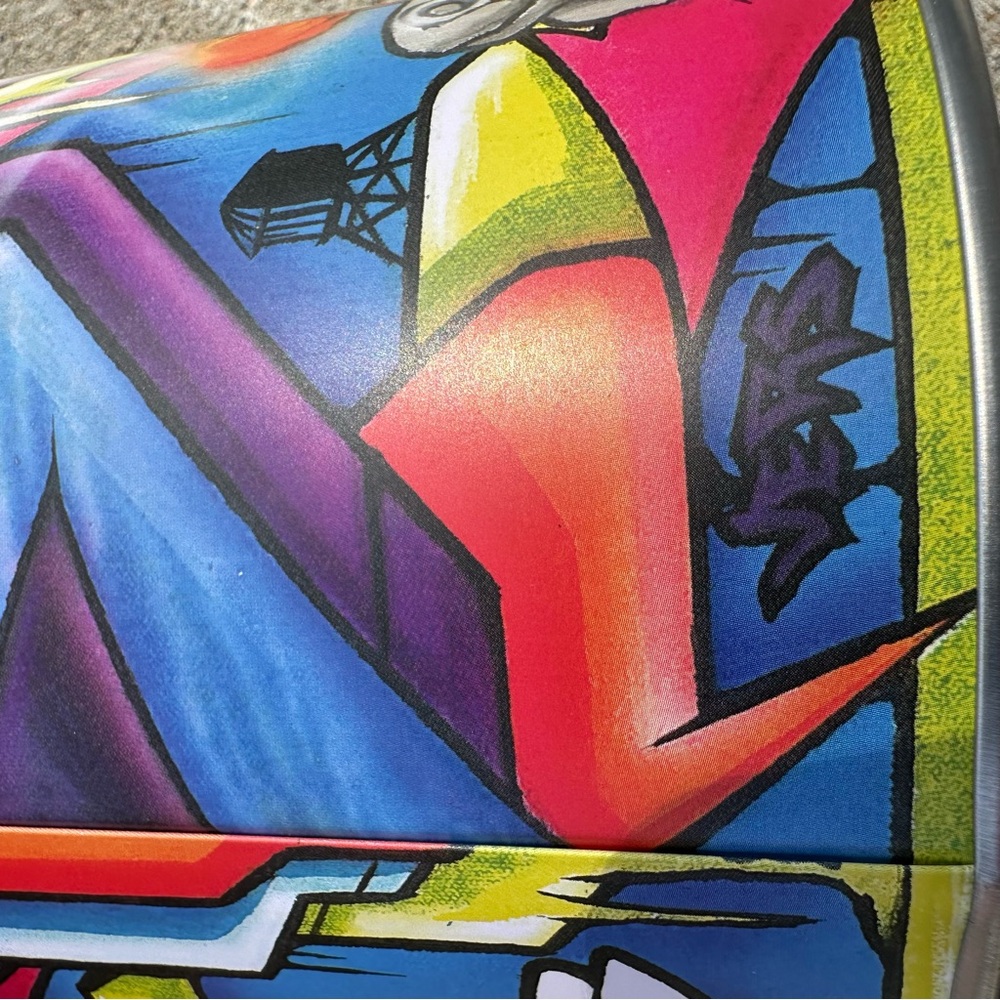 Graffiti-Style Metal CIGAR HUMIDOR with Colorful Street Art - Picture 5 of 9